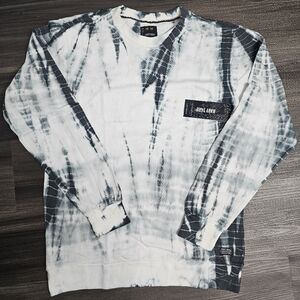 Men's Black and White Long Sleeve Shirt